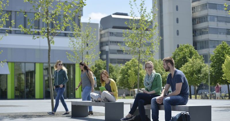 15-06-2015_Draussen_Universitat_Bielefeld_(1001)