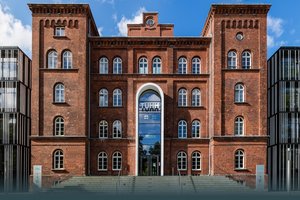 TUHH_Mainbuilding2_1440